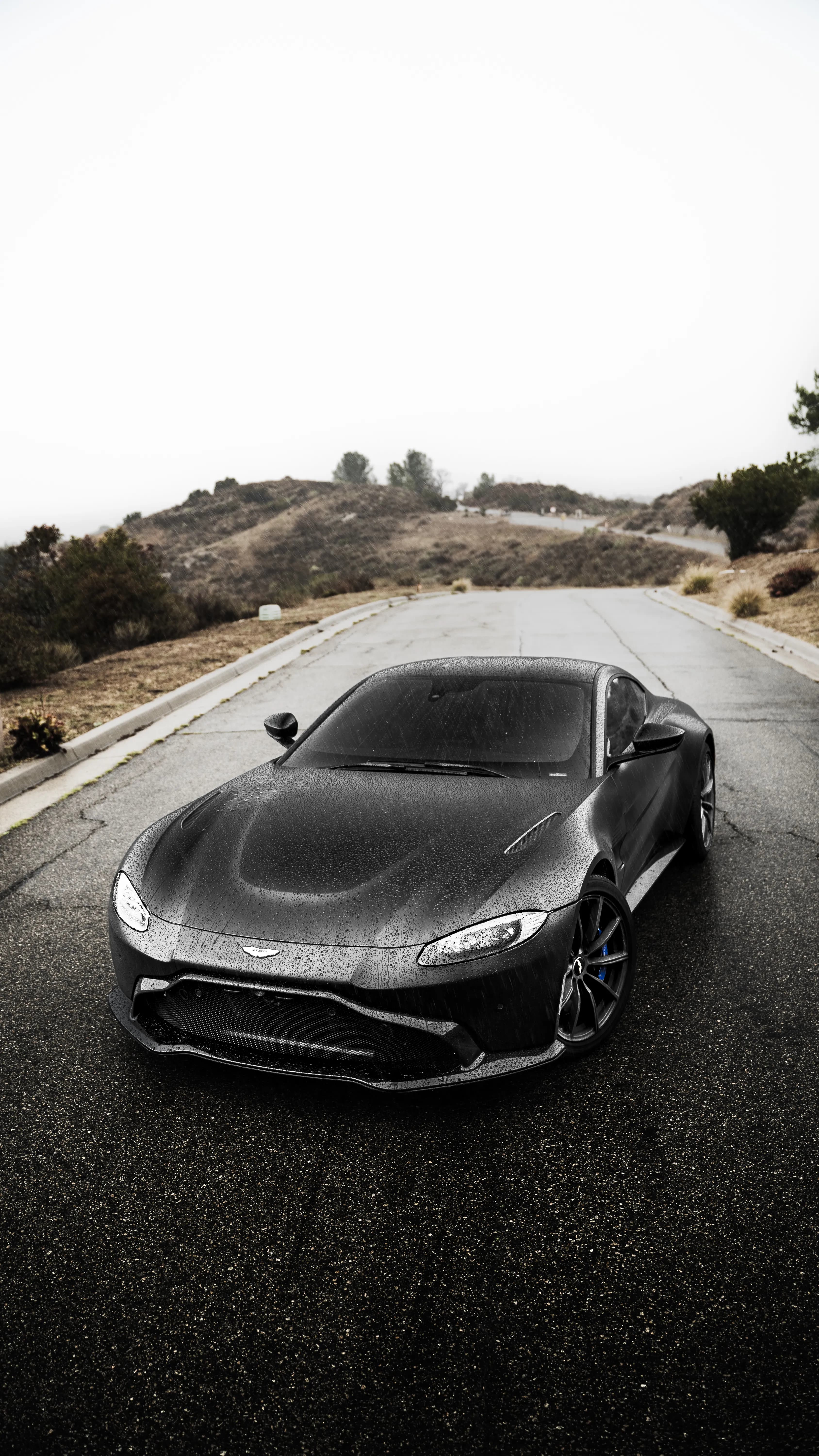 Aston Martin Vantage — photo 3