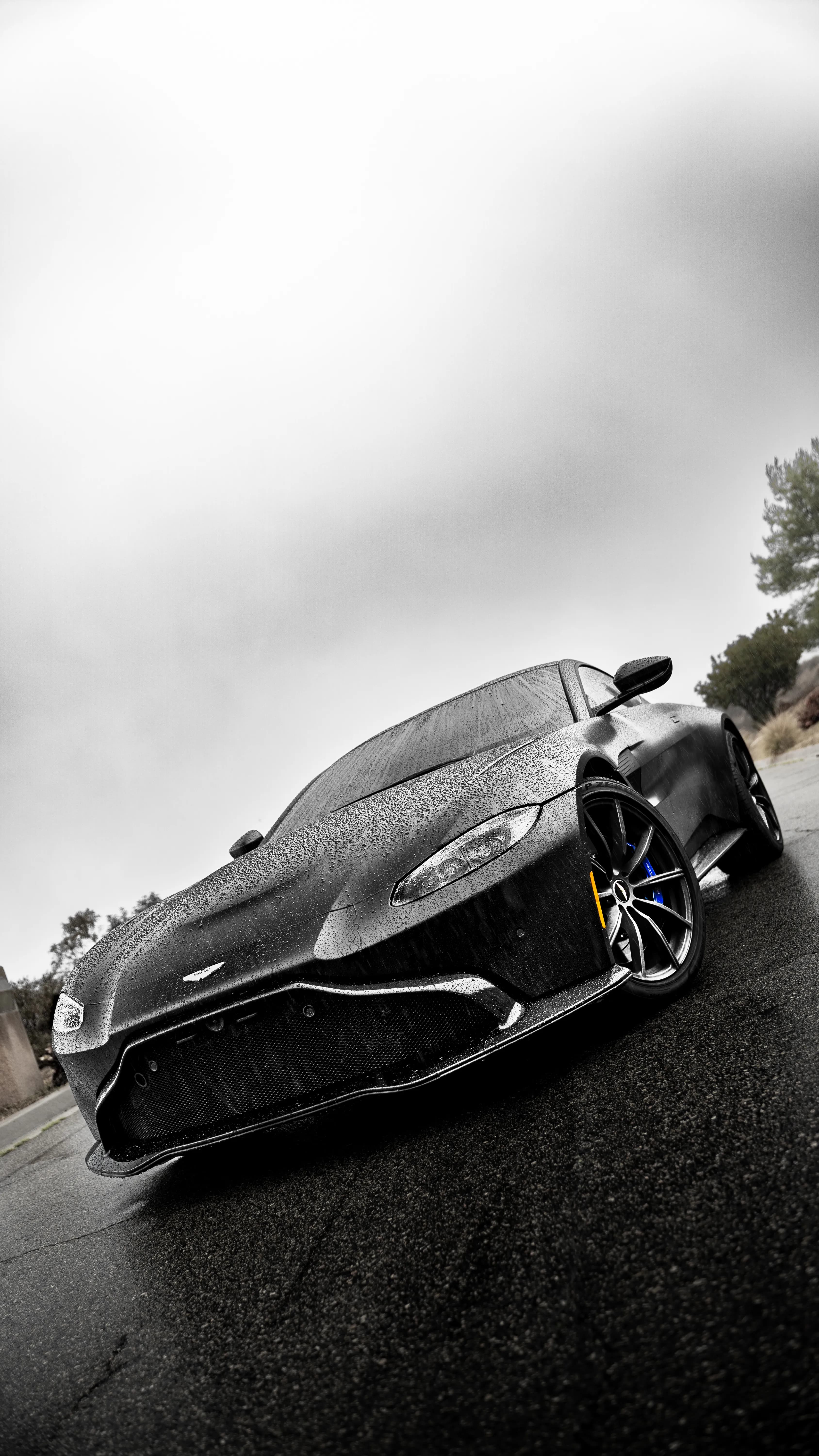 Aston Martin Vantage — photo 4