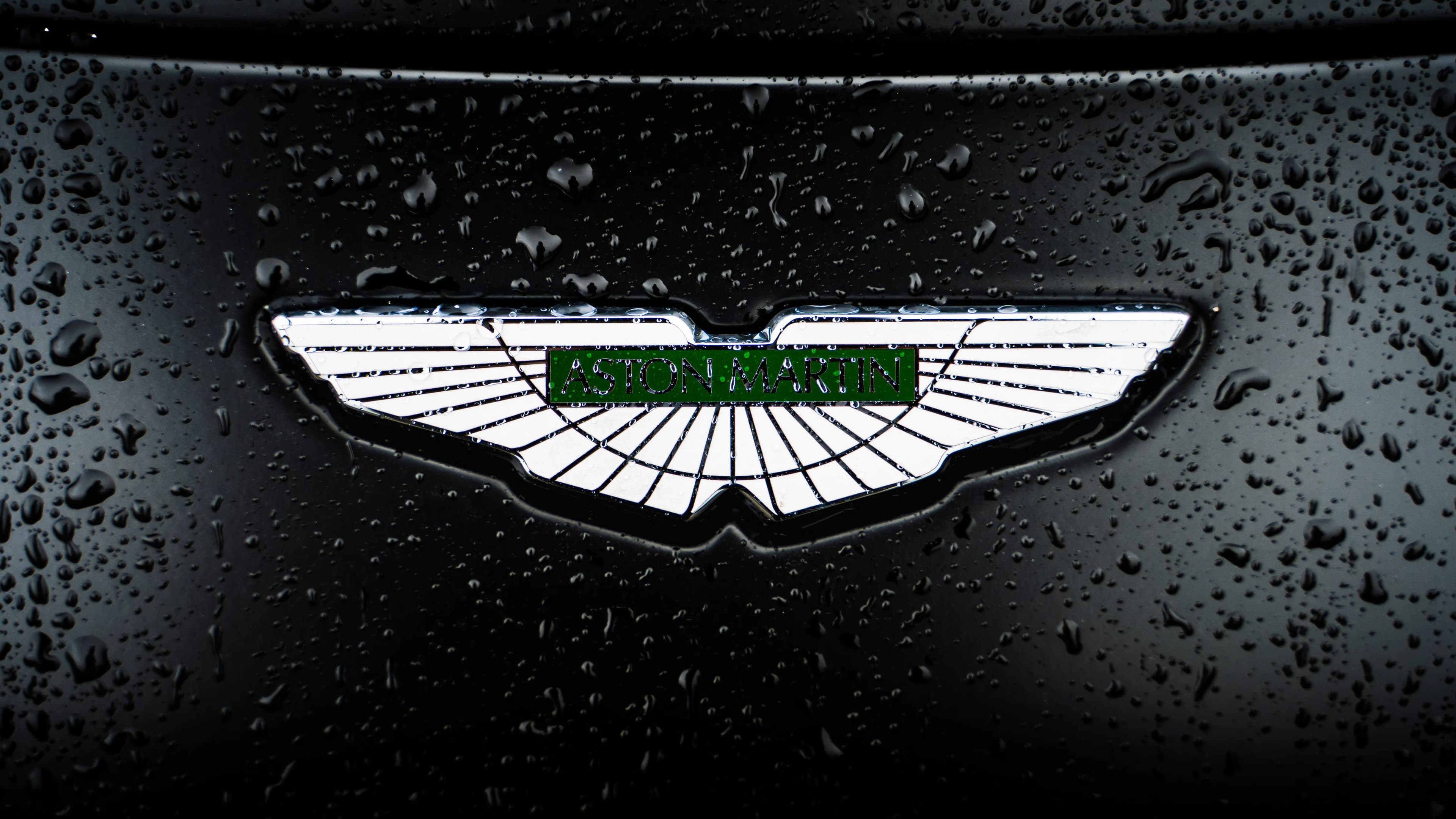 Aston Martin Vantage — photo 7