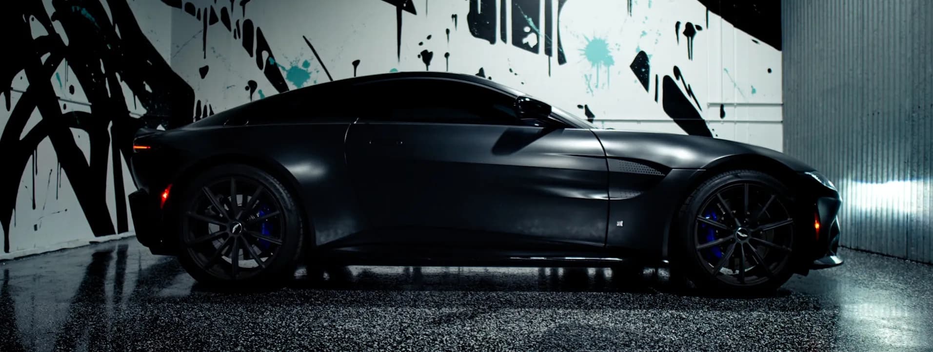 Aston Martin Vantage — photo 58