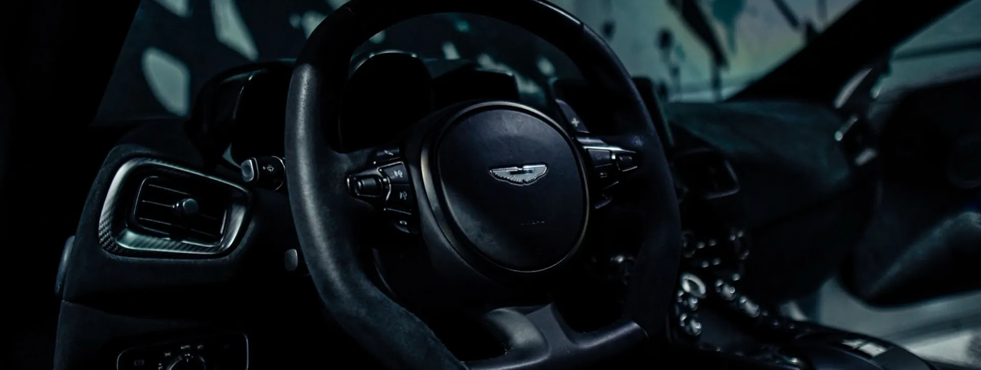 Aston Martin Vantage — photo 60