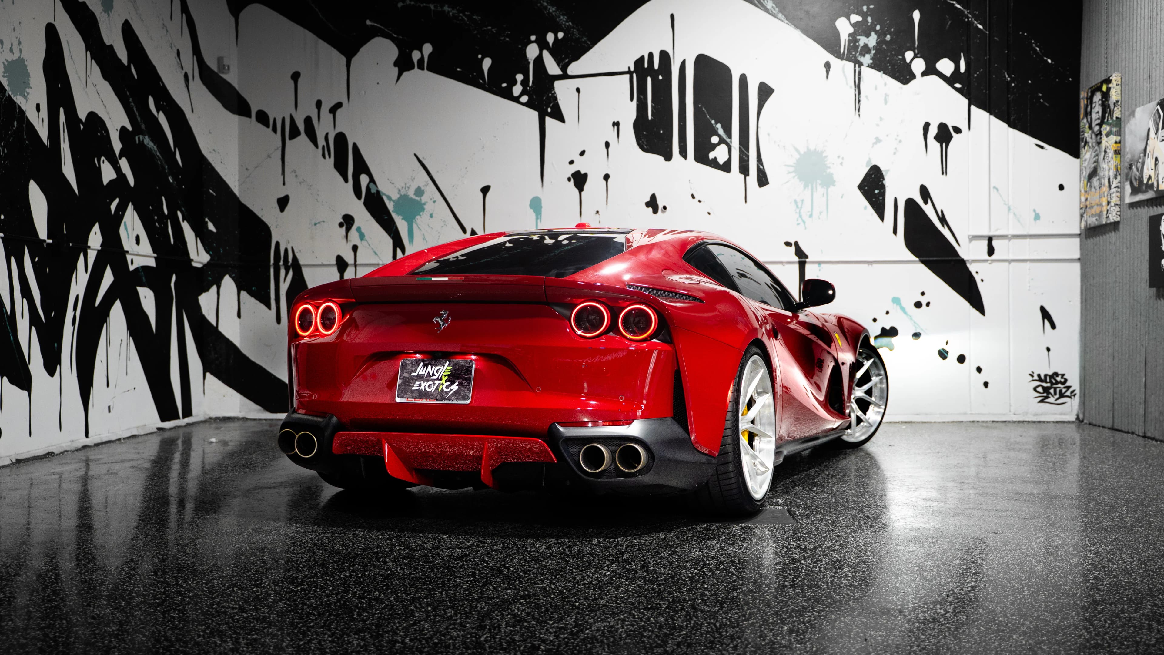 Ferrari 812 Superfast — photo 2