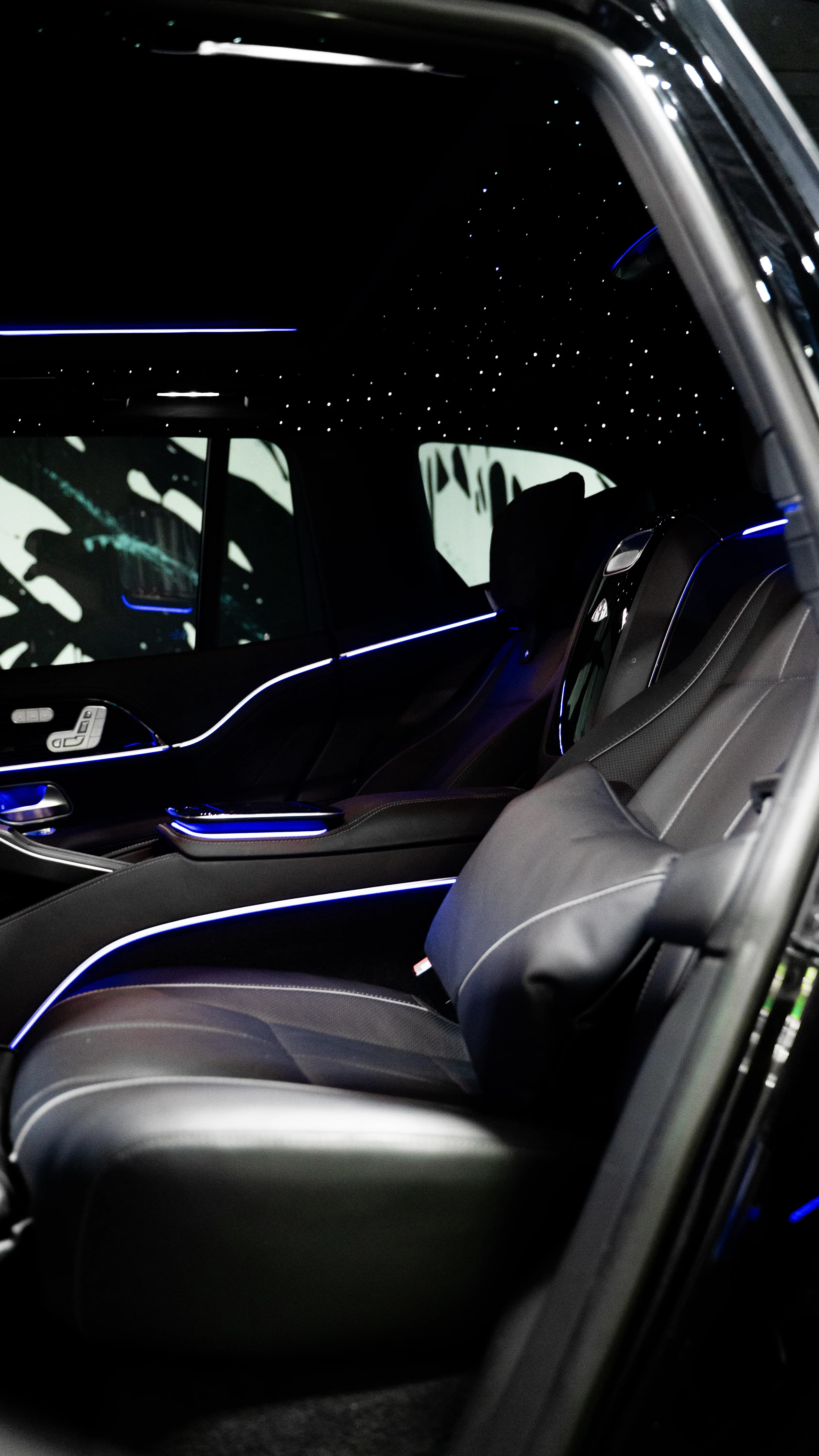 Mercedes-Benz GLS600 Maybach — photo 10