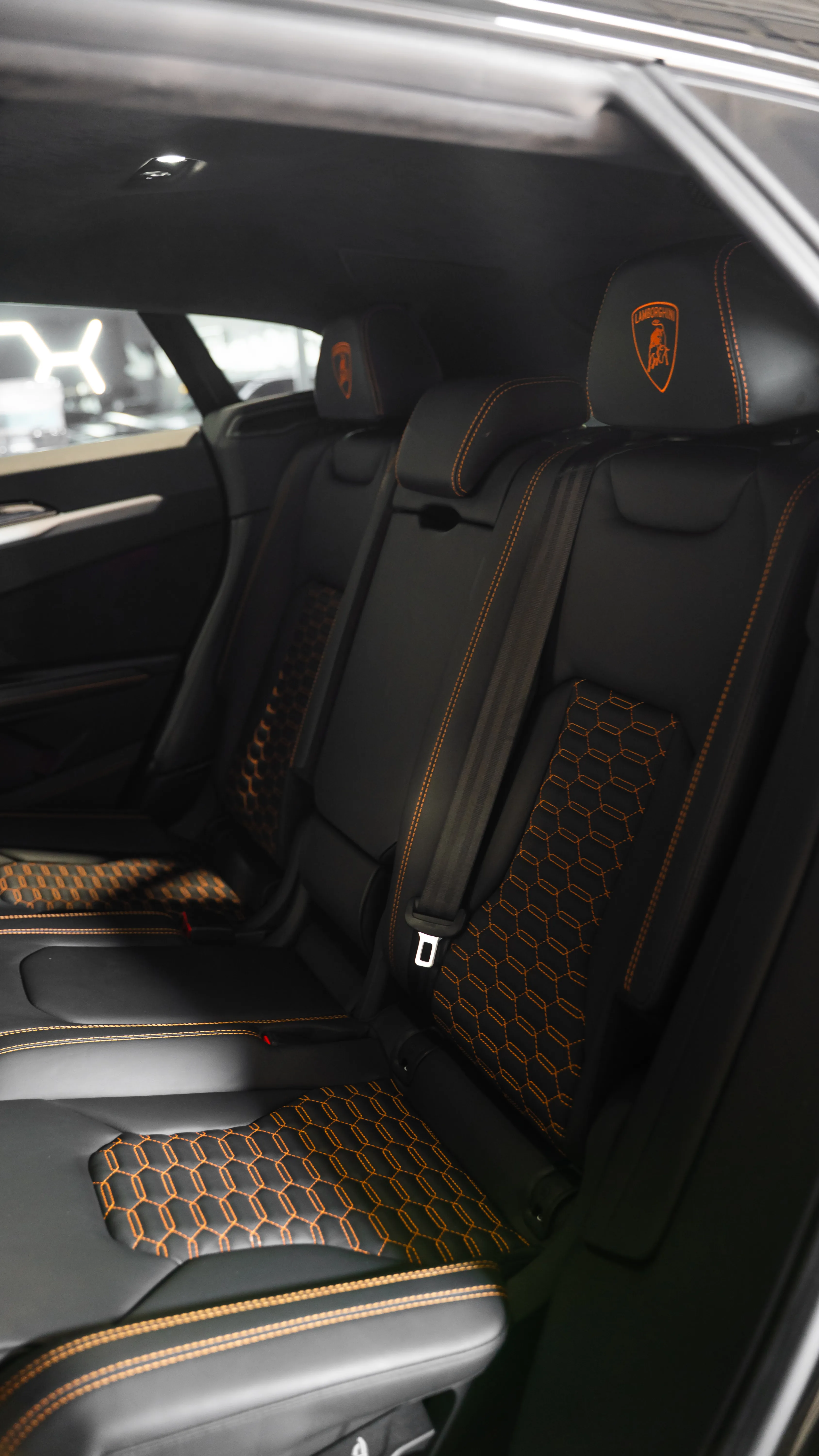 2022 Lamborghini Urus — photo 12