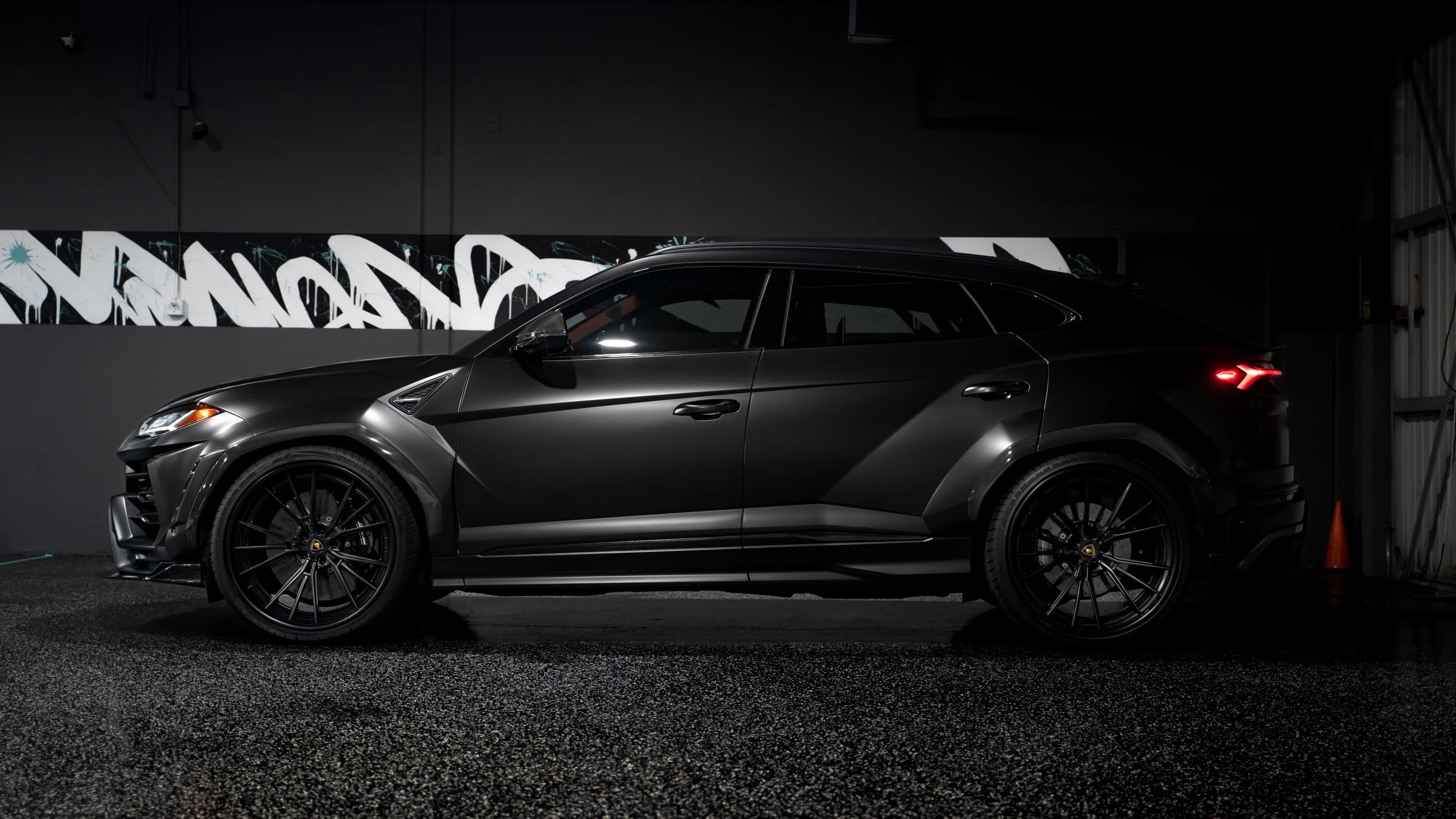 Lamborghini Urus Widebody — photo 3