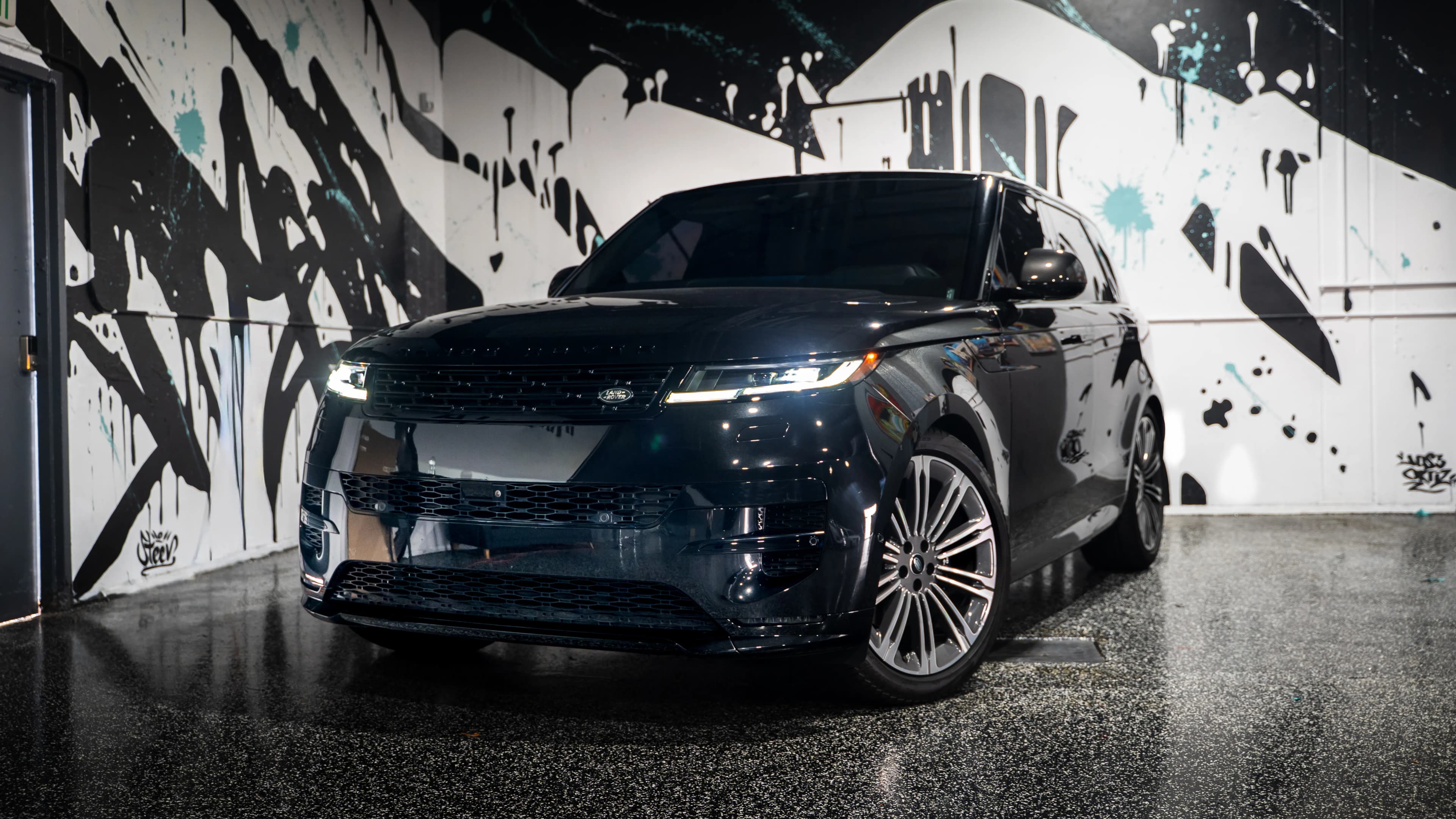 Range Rover Sport (Black)