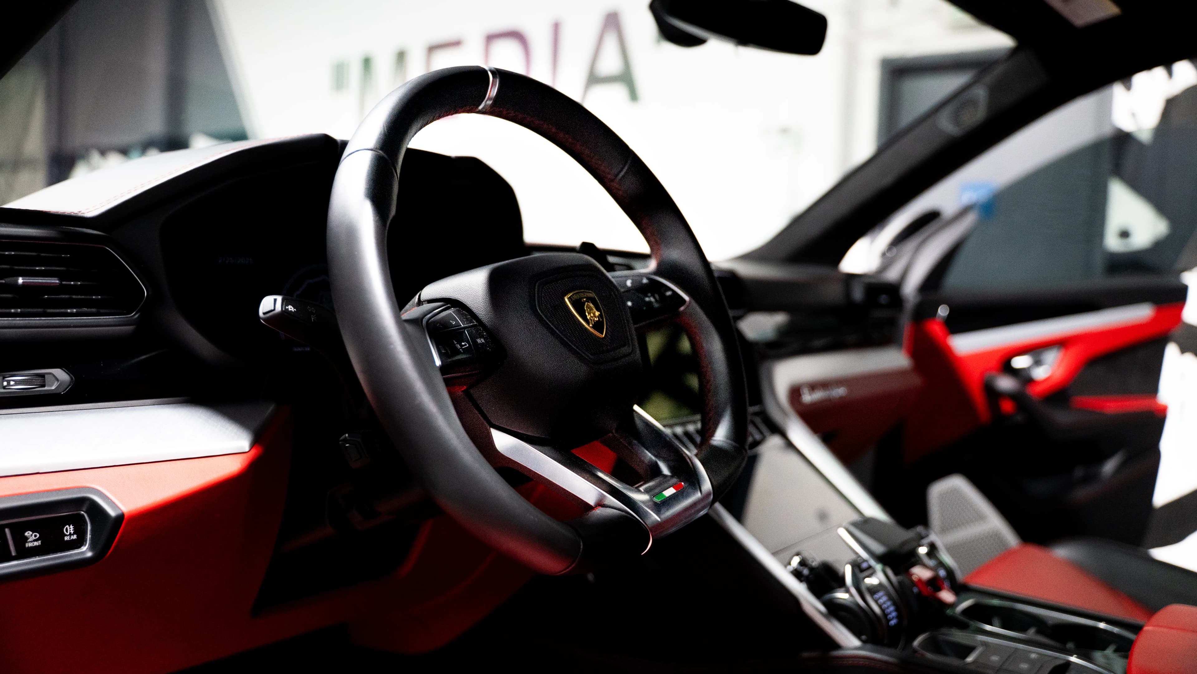 Lamborghini Urus Stealth Widebody — photo 3